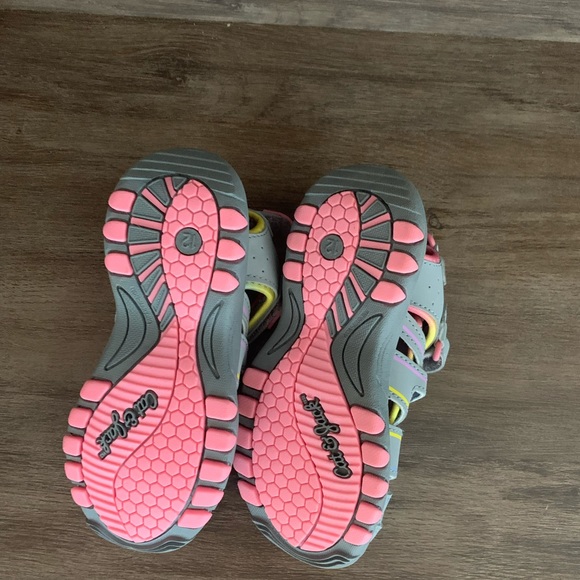 Toddler Sandals - Picture 2 of 3